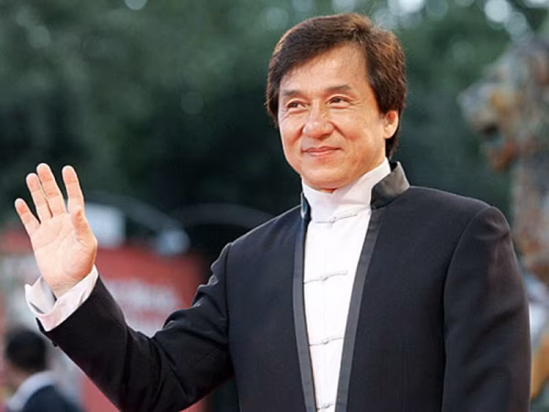 Sao Hoa ngu giua tam dich corona: Nguoi duoc khen, ke bi chi trich