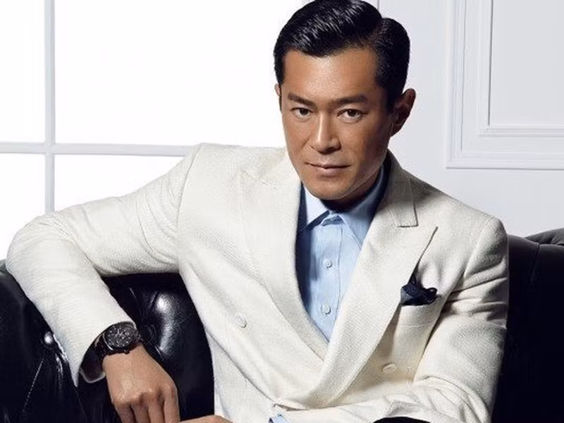 Cổ Thiên Lạc ủng hộ 10 triệu NDT (34 tỷ đồng). Phạm Băng Băng, Lưu Thi Thi, Dương Mịch, Lưu Diệc Phi, Đường Yên, Tạ Na, Lâm Tâm Như mỗi người quyên góp 500 ngàn NDT (1,7 tỷ đồng).