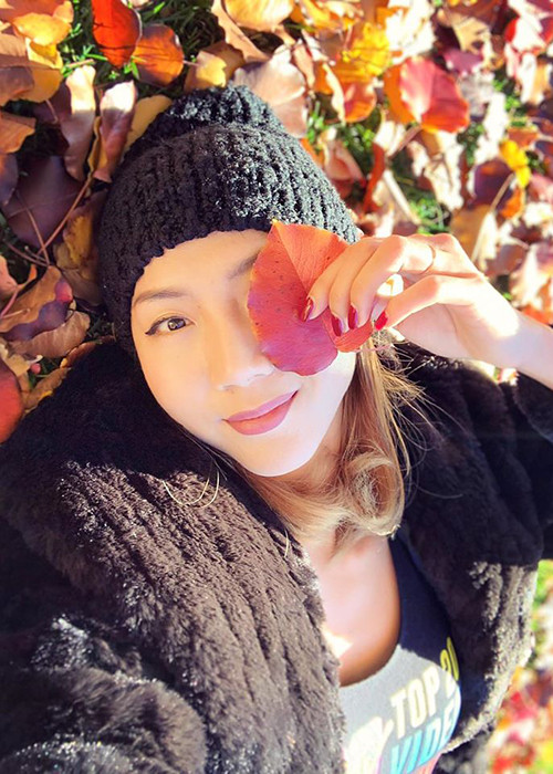 Trong cuộc phỏng vấn trên Ngôi sao sau khi ly hôn, Ngọc Quyên cho biết, dù cuộc sống có hơi cực nhưng cô được tự do và tinh thần rất vui vẻ.