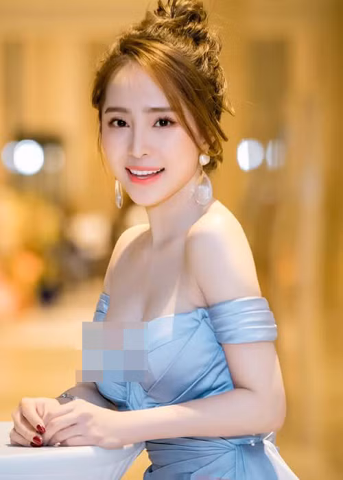 Nhã tiểu tam của "Về nhà đi con" tự tin diện trang phục trễ nải khoe tối đa vòng một khi tham gia các sự kiện.