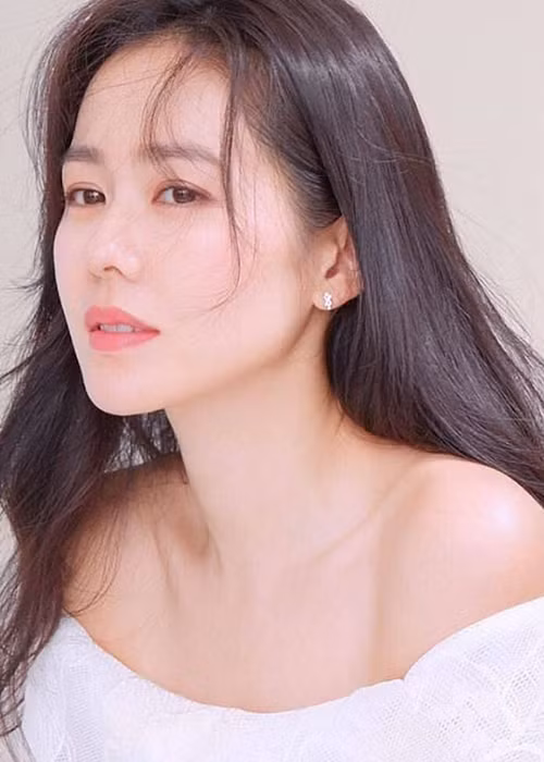 Diễn viên Son Ye Jin ngày càng trẻ ra theo thời gian.