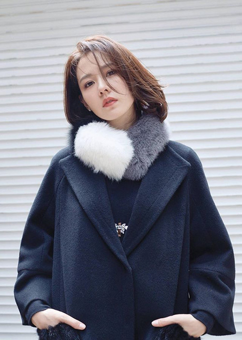 Xinh đẹp, nổi tiếng, thành công, Son Ye Jin vẫn chưa chịu lên xe hoa.