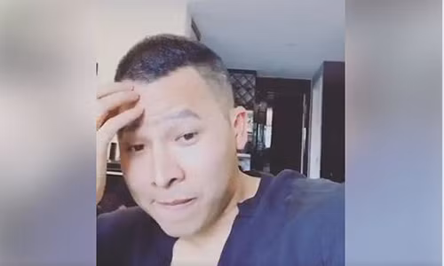 Khac Tiep noi gi ve buc anh mat be bet mau, nghi bi doi no?-Hinh-2