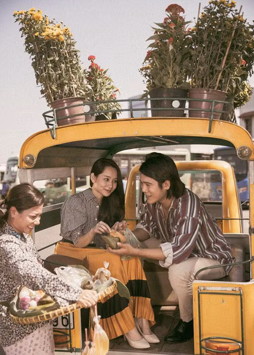 Sao Viet ron rang tung MV Tet 2020: Dam Vinh Hung choi lon, co thang?-Hinh-2