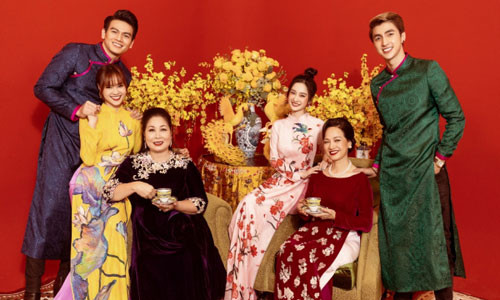 Sao Viet ron rang tung MV Tet 2020: Dam Vinh Hung choi lon, co thang?-Hinh-4