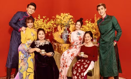 Sao Viet ron rang tung MV Tet 2020: Dam Vinh Hung choi lon, co thang?-Hinh-4