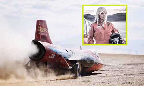 Phong toc do 996km/gio, nu tay dua gap tham kich chua tung co