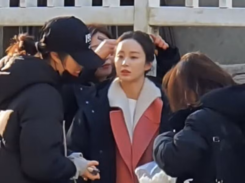 "Hi bye Mama" đánh dấu sự trở lại với màn ảnh của bà xã Bi Rain sau 5 năm vắng bóng.