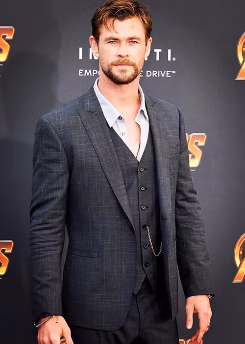Lợi thế ngoại hình giúp Chris Hemsworth nhanh chóng nổi tiếng trong lĩnh vực phim ảnh.