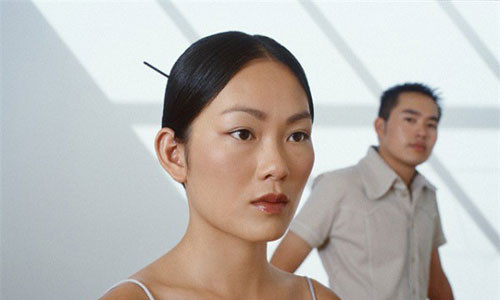 Bi mat soc sau quyen lich ban cua vo day nhung dau khoanh tron