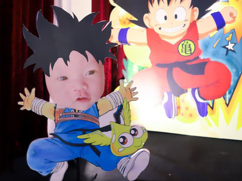 Bữa tiệc đầy tháng được trang trí theo hai nhân vật Goku và Daino.