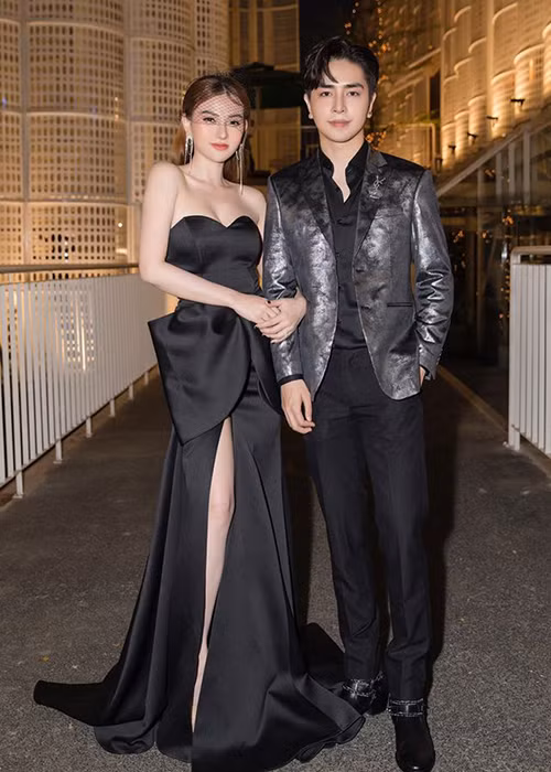 Thu Thủy và Kin Nguyễn hiện vẫn thường xuyên sánh đôi tại các sự kiện.