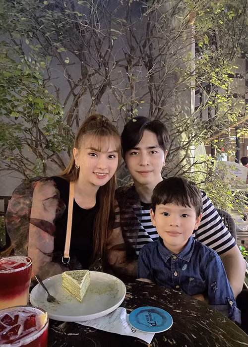 Thu Thủy chia sẻ, trải qua scandal, cô càng yêu thương gia đình mình nhiều hơn.