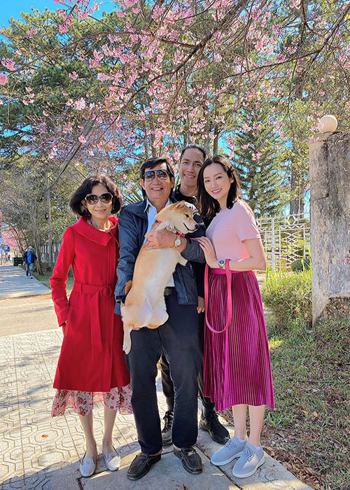 Trúc Diễm tận hưởng cảm giác bình yên trong chuyến du lịch Đà Lạt cùng gia đình vào năm mới.