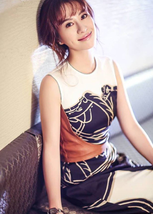 Sau khi biết bị cấm xuất cảnh, Diệp Tuyền thực hiện theo phán quyết. Cô xóa bỏ các bài viết lăng mạ và thực hiện việc xin lỗi Lữ Mai trên mạng xã hội.