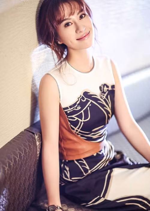 Sau khi biết bị cấm xuất cảnh, Diệp Tuyền thực hiện theo phán quyết. Cô xóa bỏ các bài viết lăng mạ và thực hiện việc xin lỗi Lữ Mai trên mạng xã hội.