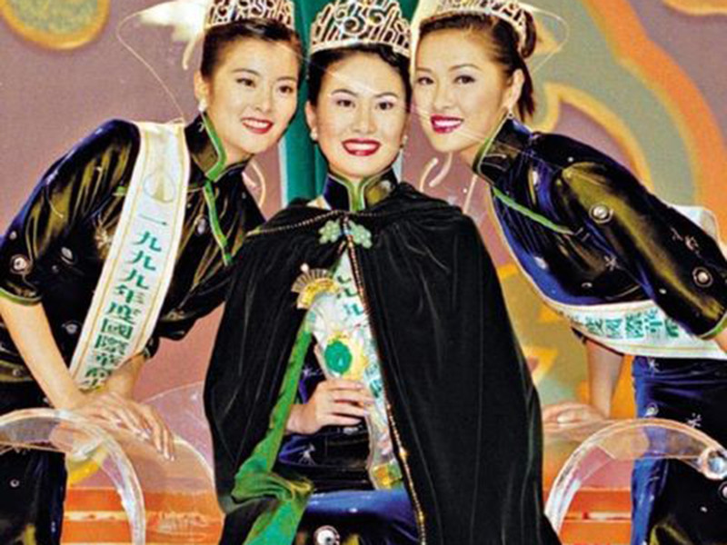 Với danh hiệu á hậu 2, Diệp Tuyền tham gia cuộc thi Hoa hậu Hoa kiều Quốc tế và bất ngờ đoạt vương miện. Từ đó, cô bước chân vào làng giải trí. Ảnh: Khám phá