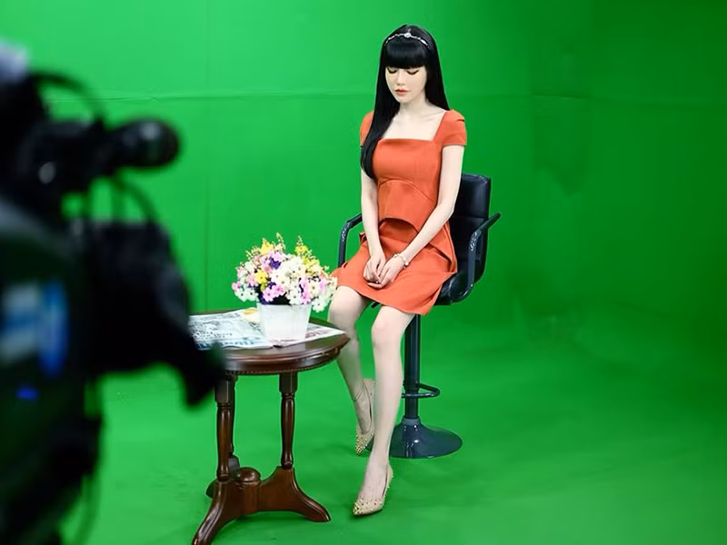 Sau nghi vấn chồng ngoại tình, Elly Trần xuất hiện với hình ảnh gầy gò.