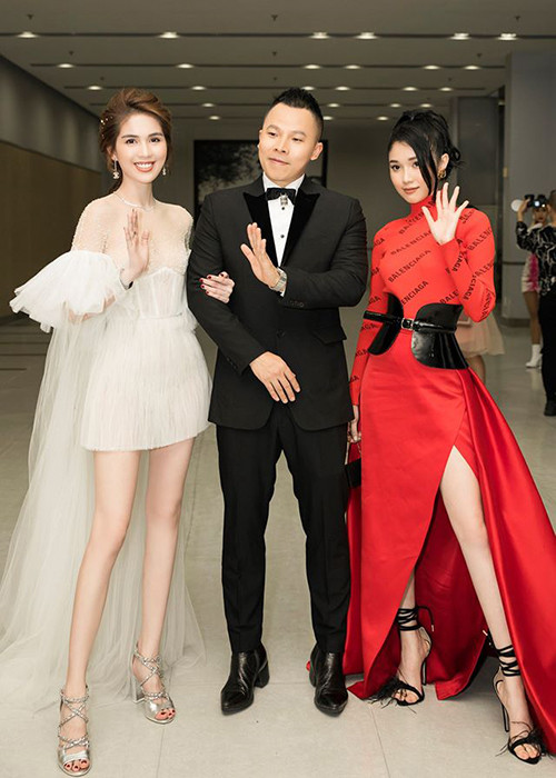 Không chỉ Ngọc Trinh gây ồn ào mà Khắc Tiệp cũng vướng lùm xùm. Anh dính tin đồn bị giang hồ đòi nợ sau bức ảnh mặt be bét máu. Tuy nhiên, Khắc Tiệp phủ nhận bị đánh do nợ nần mà tiết lộ xô xát với người tung thông tin không đúng sự thật về anh. Sau ồn ào, Ngọc Trinh và Khắc Tiệp cùng xuất hiện tại buổi lễ trao giải WeChoice Awards.