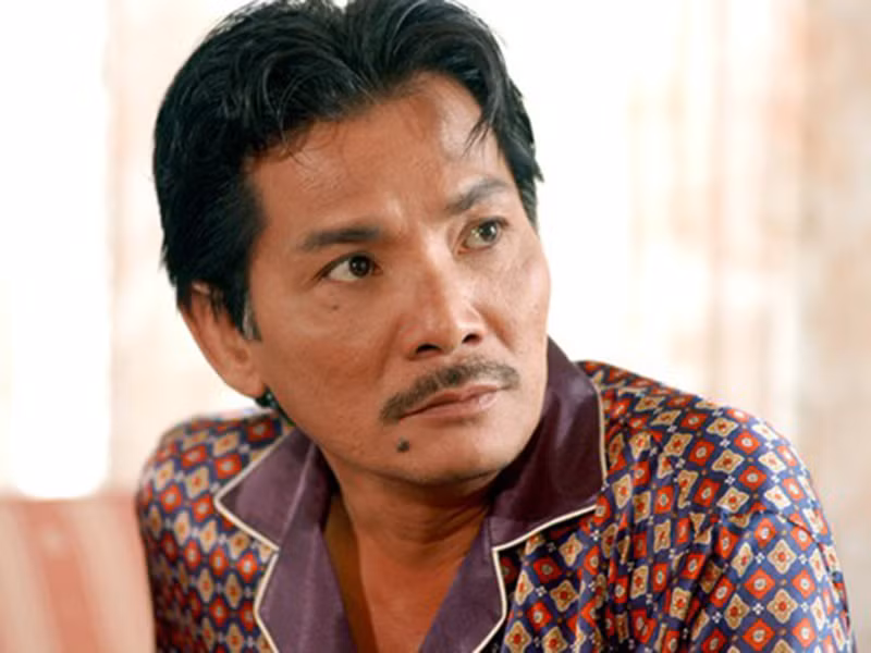 Là một trong những diễn viên nổi tiếng hàng đầu của thập niên 1980-1990, Thương Tín có cuộc sống giàu sang. Tuy nhiên, vì mải mê rong chơi, không biết giữ mình, ông đánh mất ánh hào quang, rơi vào túng thiếu. Ảnh: Infonet