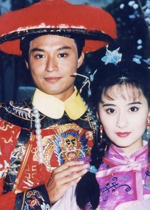 Anh từng là diễn viên được o bế của nữ sĩ Quỳnh Dao với nhiều phim lãng mạn như "Mai hoa lạc" hay "Ngọn cỏ ven sông".