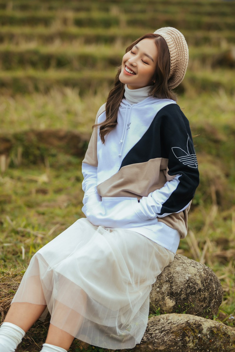 Hiện tại sau khi ra mắt MV debut “Cô gái Việt Nam”, Khả Ngân cũng đã nhận những show diễn đầu tiên trong sự nghiệp ca hát.