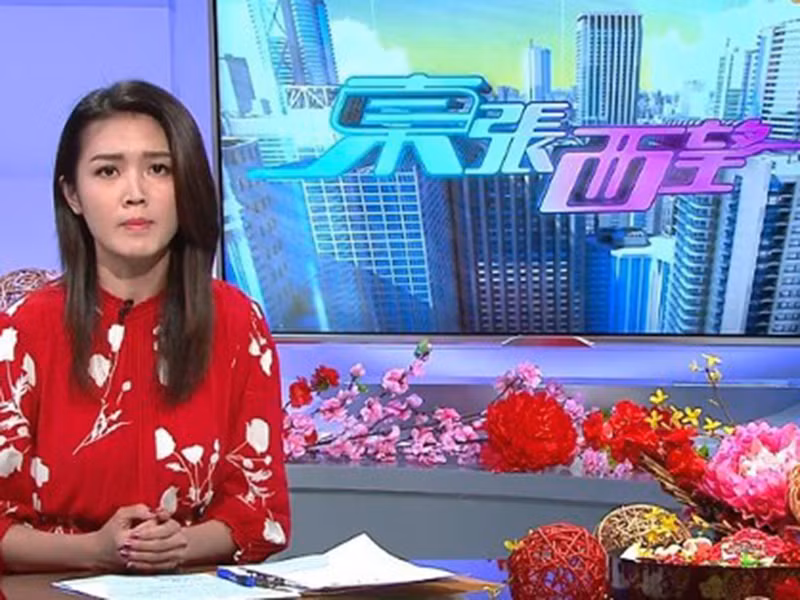 Tuy nhiên, theo truyền thông Hong Kong, giá mặt nạ và khẩu trang y tế tại cửa hàng của Hoa hậu Hong Kong 2010 bị đẩy lên gấp 2-3 lần so với ngày bình thường. Ảnh: Zing