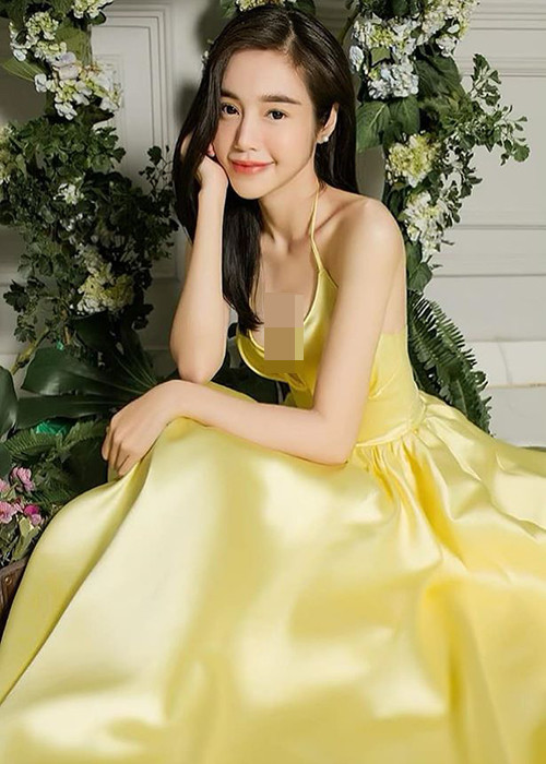 Cô đăng ảnh khóc sưng mắt, nói sợ bị trầm cảm hay chia sẻ: "Vợ đẹp con xinh đàn ông sẽ không đi ngoại tình là một lý thuyết đẹp đẽ".