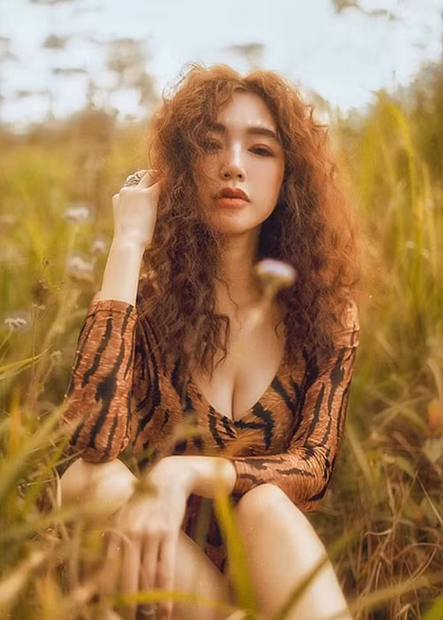 Elly Trần là một trong những mỹ nhân Việt về dáng rất nhanh sau khi sinh con.