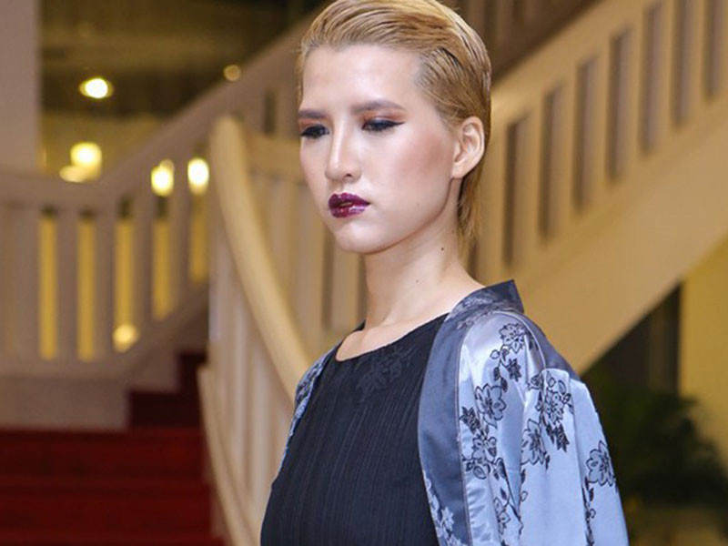 Năm 2016, Hồng Xuân vắng bóng trong các sự kiện vì nhờ đến các công nghệ làm đẹp để thay đổi diện mạo.