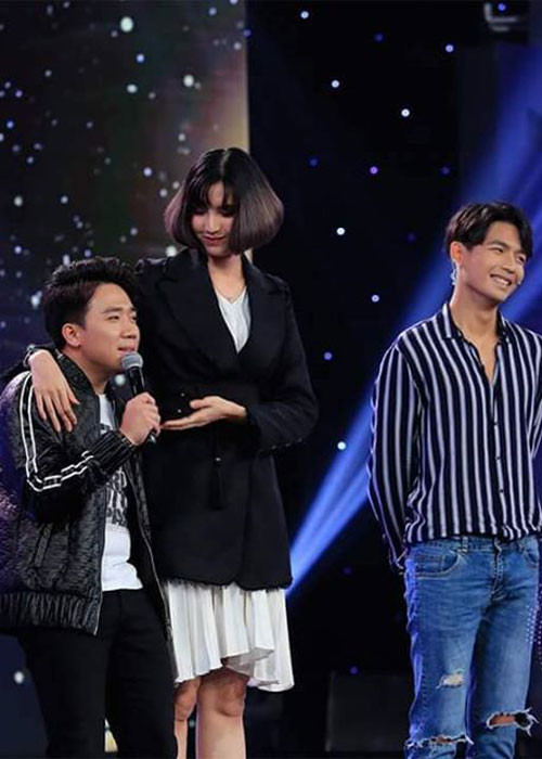 Nhờ có chiều cao nổi bật, Hồng Xuân được nhiều sao Việt chú ý.