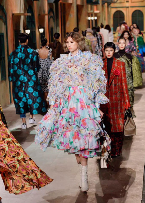 Hồng Xuân vẫn làm người mẫu nhưng ít xuất hiện trên mạng xã hội và báo chí hơn.