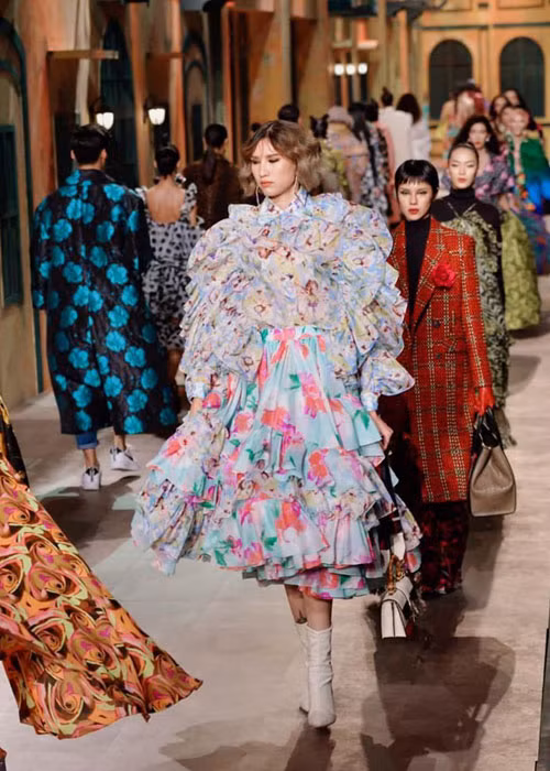 Hồng Xuân vẫn làm người mẫu nhưng ít xuất hiện trên mạng xã hội và báo chí hơn.