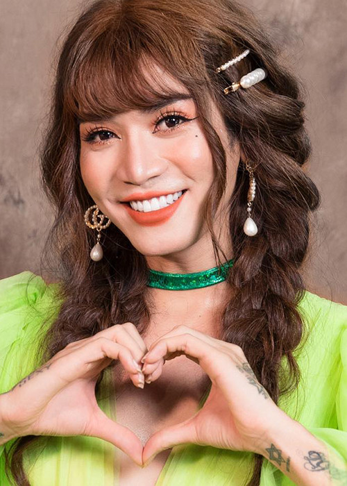 Nam diễn viên luôn đầu tư nghiêm túc cho mọi hình nhân vật nữ.