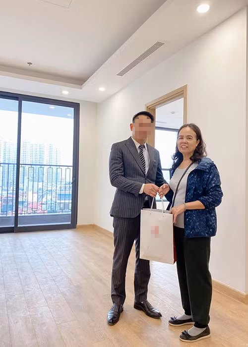 Trước món quà "khủng", mẹ của Hương Giang gửi lời cảm ơn con gái.