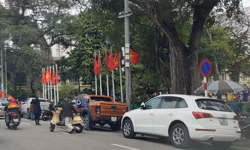 Ha Noi: Bai trong xe 