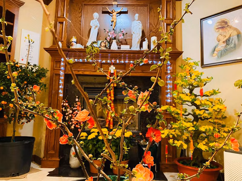 Mới nhất, ca sĩ Hồng Ngọc khoe căn nhà ngăn nắp và được trang trí đậm chất Tết Việt.