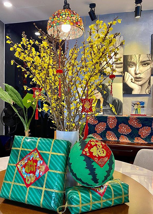 Kỳ Duyên cũng vừa sắm sửa để đón năm mới.