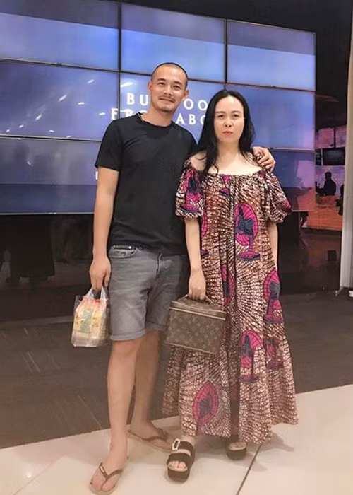 Quách Ngọc Ngoan và Phượng Chanel cũng đều có con riêng trước khi hẹn hò.