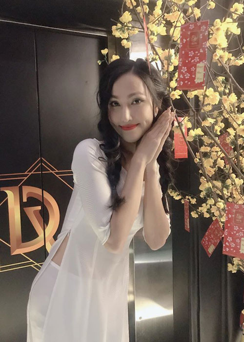 Cô cũng tâm sự học được ở Hương Giang - Hoa hậu Chuyển giới Quốc tế 2018 sự tự tin, mạnh mẽ và biết phô diễn những thế mạnh của mình.