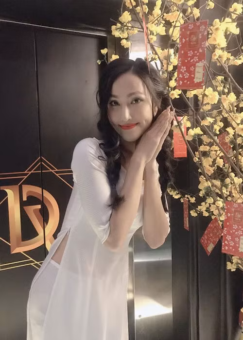 Cô cũng tâm sự học được ở Hương Giang - Hoa hậu Chuyển giới Quốc tế 2018 sự tự tin, mạnh mẽ và biết phô diễn những thế mạnh của mình.