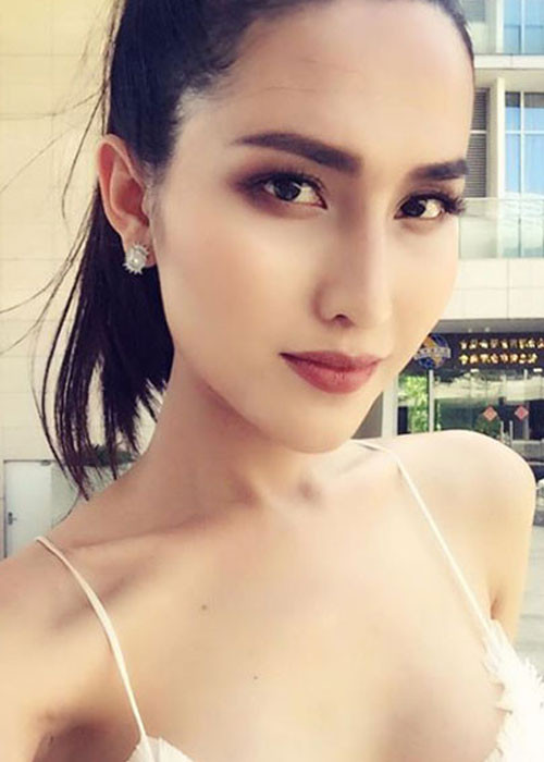 Chân dài sinh năm 1991 từng tham gia cuộc thi Giọng hát Việt 2018 và thuộc đội Thu Phương.