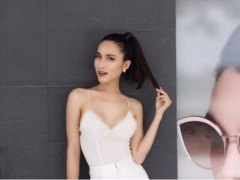 Khi xác nhận tham gia Hoa hậu Chuyển giới Quốc tế 2020, Hoài Sa cho biết, khuyết điểm của cô là quá tình cảm nên cô muốn mình mạnh mẽ hơn.