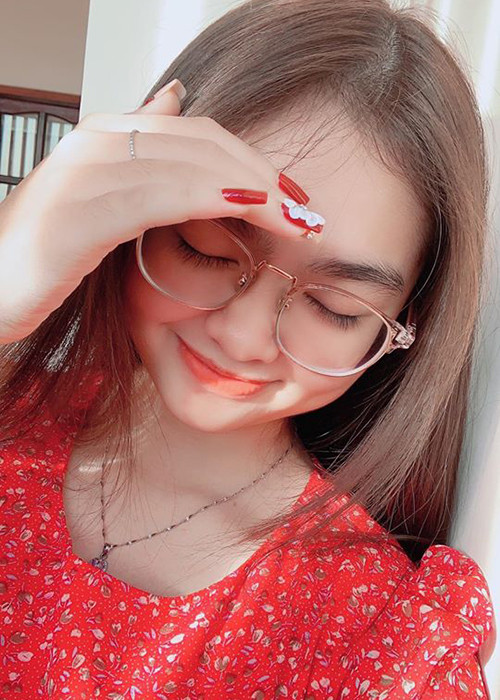 Nhan sắc của Thiện Nhân ở tuổi 18 khiến nhiều khán giả ngỡ ngàng.