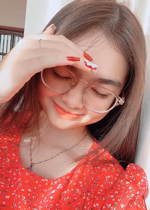 Nhan sắc của Thiện Nhân ở tuổi 18 khiến nhiều khán giả ngỡ ngàng.