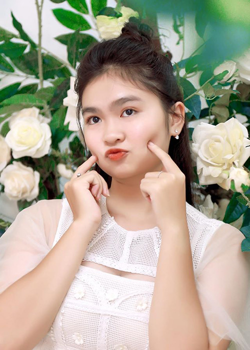 Học trò của Cẩm Ly gần như không vướng ồn ào về chuyện ăn mặc.