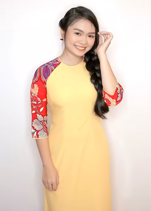 Quán quân Giọng hát Việt nhí 2014 tiết lộ dù đã lớn nhưng em vẫn thích đi chơi thảo cầm viên, búp bê.