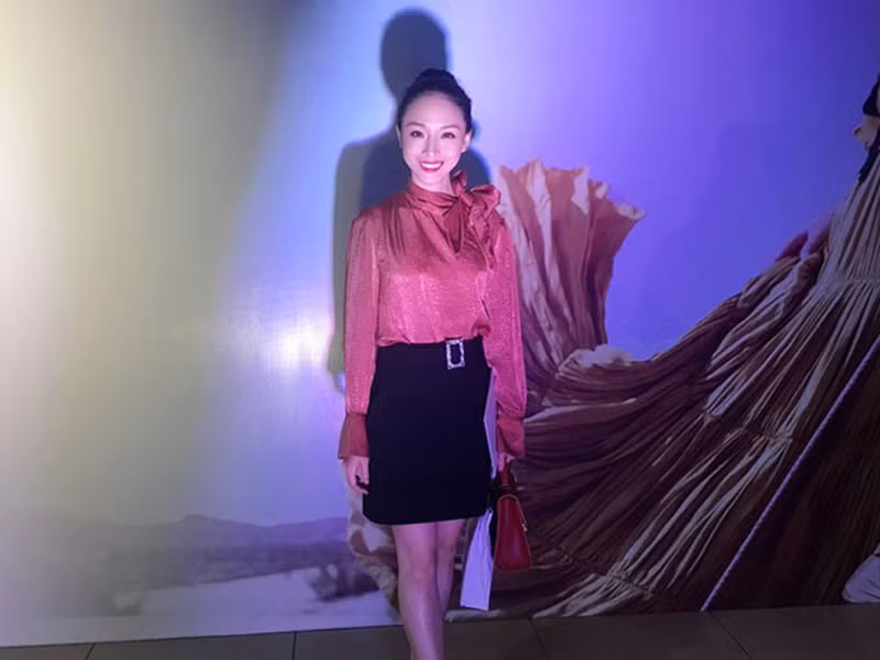 Phương Nga lần đầu tái xuất showbiz sau ồn ào tình tiền khi dự một sự kiện vào tháng 3/2019. Cô trông khá gầy nhưng vẫn giữ được vẻ tươi tắn. Ảnh: Vietnamnet