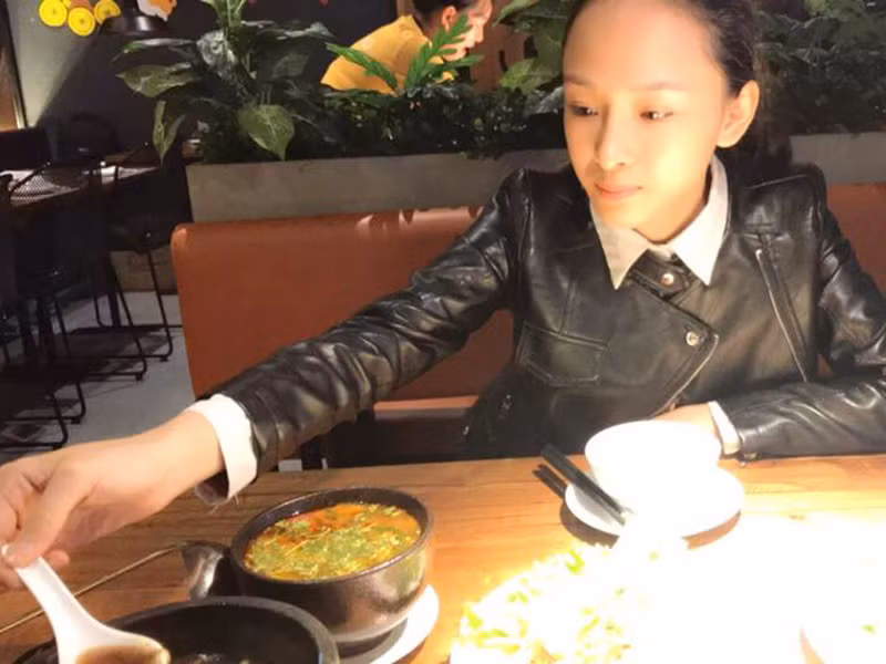 Phương Nga hiện tại không sống cùng mẹ. Trong cuộc phỏng vấn trên Vietnamnet, người đẹp chia sẻ sau khi được tại ngoại, cô đọc sách nhiều hơn, đặc biệt là về pháp luật. Ngoài ra, Phương Nga còn dành nhiều thời gian tập yoga và đi chùa cầu bình an.