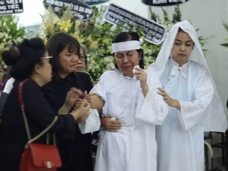 Vợ chồng Chánh Tín kết hôn đã được 46 năm, có hai người con: Minh Thức và Bích Uyên.